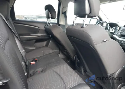 2016 Dodge Journey Sxt z USA, uszkodzony, nr VIN 3C4PDCBB2GT147923